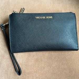 Michael Kors Jet Set Double Zip Wrislet
